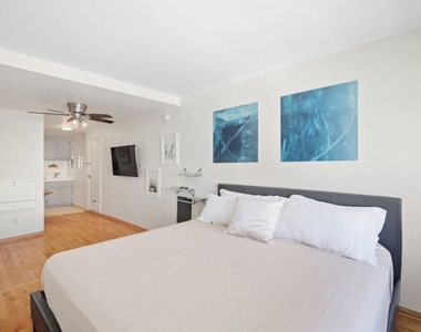 16 Clubhouse Avenue - Photo Thumbnail 2