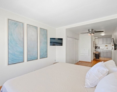 16 Clubhouse Avenue - Photo Thumbnail 3