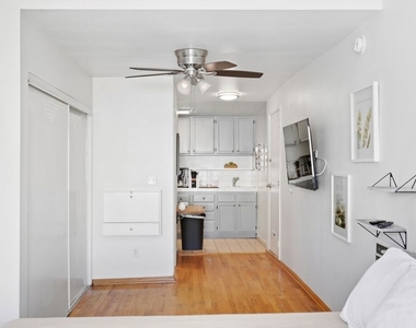 16 Clubhouse Avenue - Photo Thumbnail 6