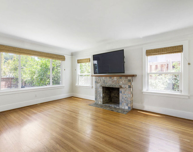 1330 Las Flores Drive - Photo Thumbnail 6