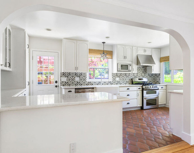 1330 Las Flores Drive - Photo Thumbnail 9