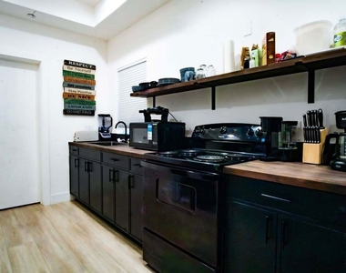 10953 Calvert - Photo Thumbnail 1