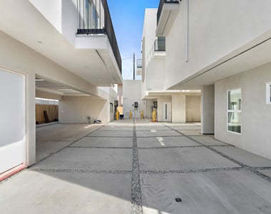 10953 Calvert - Photo Thumbnail 4