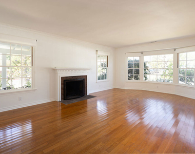 548 El Medio Avenue - Photo Thumbnail 2