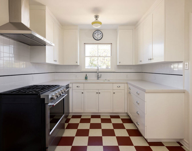 548 El Medio Avenue - Photo Thumbnail 6