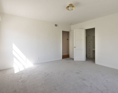 548 El Medio Avenue - Photo Thumbnail 15
