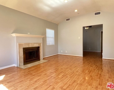 3129 Norwich Avenue - Photo Thumbnail 3