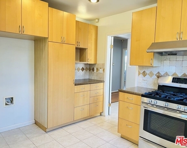 3129 Norwich Avenue - Photo Thumbnail 5