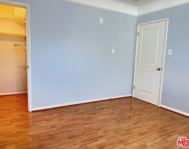 3129 Norwich Avenue - Photo Thumbnail 14