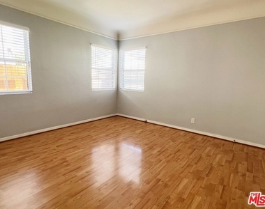 3129 Norwich Avenue - Photo Thumbnail 13