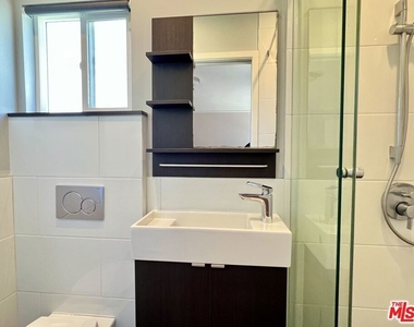 3129 Norwich Avenue - Photo Thumbnail 10