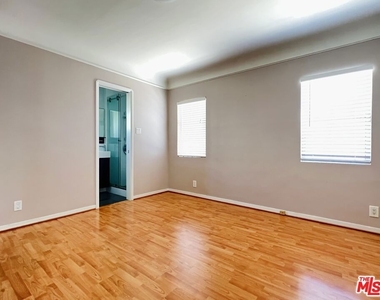 3129 Norwich Avenue - Photo Thumbnail 8