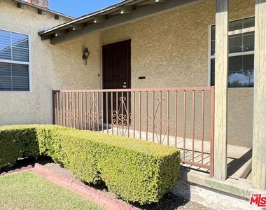 3129 Norwich Avenue - Photo Thumbnail 1