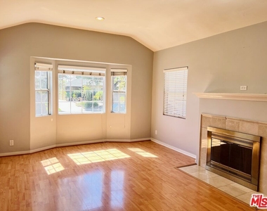 3129 Norwich Avenue - Photo Thumbnail 2