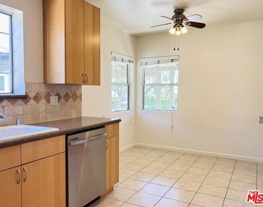 3129 Norwich Avenue - Photo Thumbnail 6
