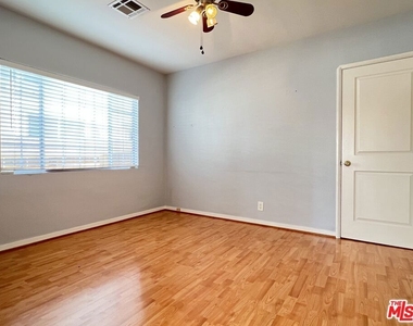 3129 Norwich Avenue - Photo Thumbnail 7