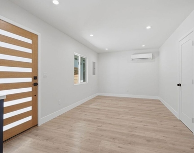 7803 Clearfield Avenue - Photo Thumbnail 4