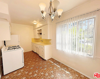 4919 Beverly Boulevard - Photo Thumbnail 11