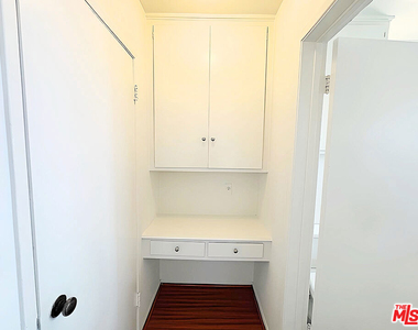 4919 Beverly Boulevard - Photo Thumbnail 13