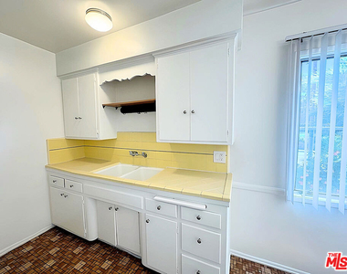 4919 Beverly Boulevard - Photo Thumbnail 12