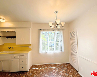 4919 Beverly Boulevard - Photo Thumbnail 10