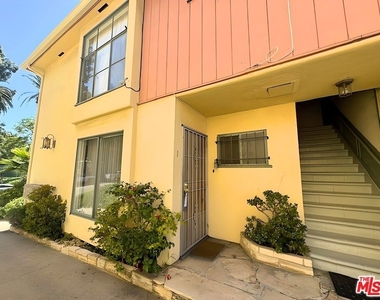 4919 Beverly Boulevard - Photo Thumbnail 19