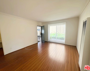 4919 Beverly Boulevard - Photo Thumbnail 7