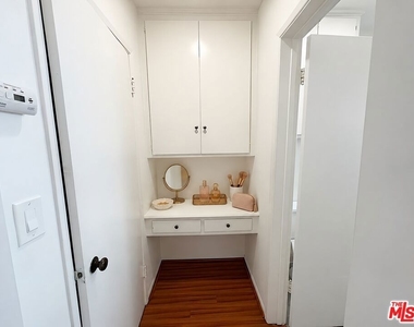 4919 Beverly Boulevard - Photo Thumbnail 4
