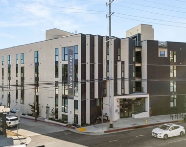 3004 Sunset Boulevard - Photo Thumbnail 13