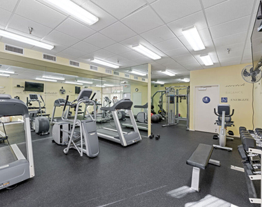 5325 Newcastle Avenue - Photo Thumbnail 19