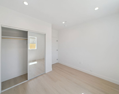 5655 Case Avenue - Photo Thumbnail 7