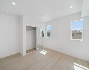 5655 Case Avenue - Photo Thumbnail 14