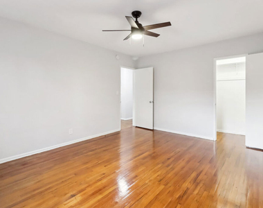 5335 Vantage Avenue - Photo Thumbnail 12