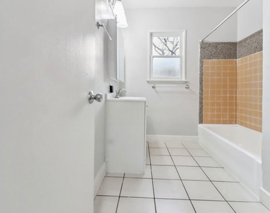 5335 Vantage Avenue - Photo Thumbnail 13