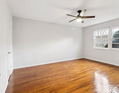 5335 Vantage Avenue - Photo Thumbnail 11