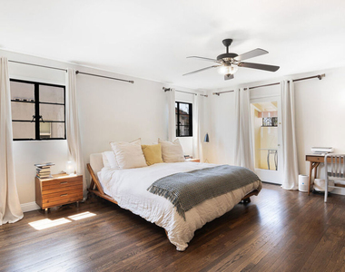 144 S Mansfield Avenue - Photo Thumbnail 12