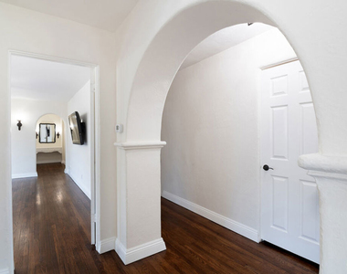 144 S Mansfield Avenue - Photo Thumbnail 14