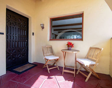 144 S Mansfield Avenue - Photo Thumbnail 3