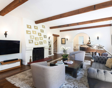 144 S Mansfield Avenue - Photo Thumbnail 7