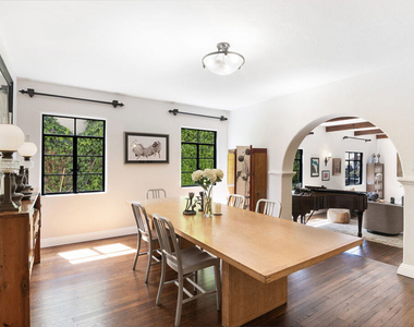144 S Mansfield Avenue - Photo Thumbnail 8