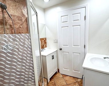 6433 Oakdale Avenue - Photo Thumbnail 14