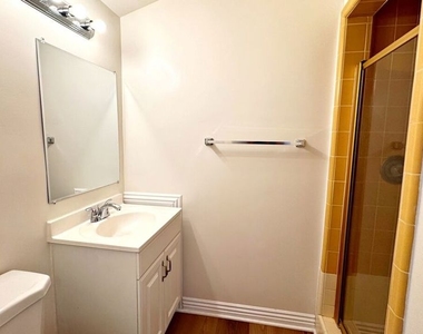 6433 Oakdale Avenue - Photo Thumbnail 10