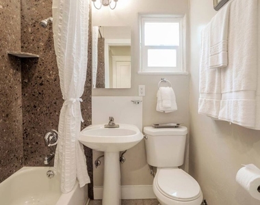 2628 N Beachwood Drive - Photo Thumbnail 26