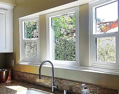2628 N Beachwood Drive - Photo Thumbnail 21
