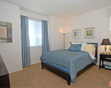 15357 Magnolia Boulevard - Photo Thumbnail 7