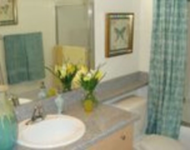 15357 Magnolia Boulevard - Photo Thumbnail 8