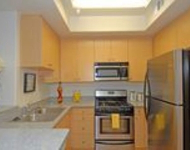 15357 Magnolia Boulevard - Photo Thumbnail 4