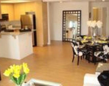 15357 Magnolia Boulevard - Photo Thumbnail 5