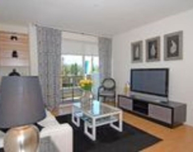 15357 Magnolia Boulevard - Photo Thumbnail 10