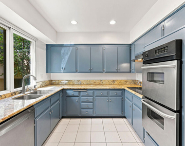 3500 W Manchester Boulevard - Photo Thumbnail 4